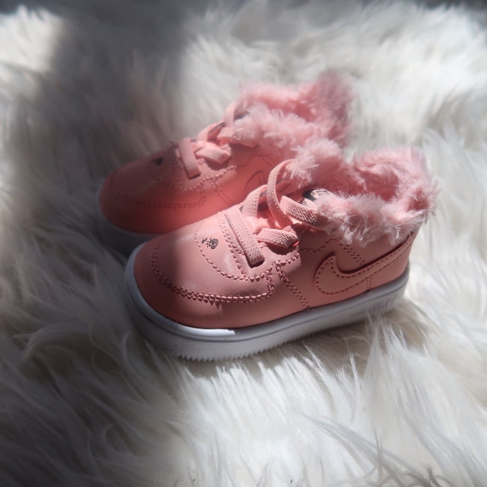 Nike Force 1 VDay